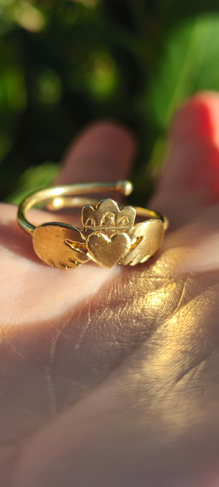 Anello Claddagh dorato