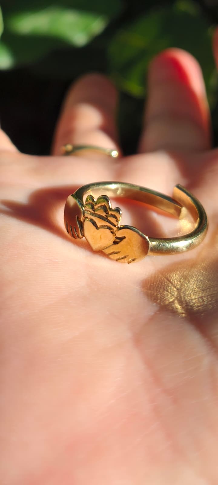 Anello Claddagh dorato