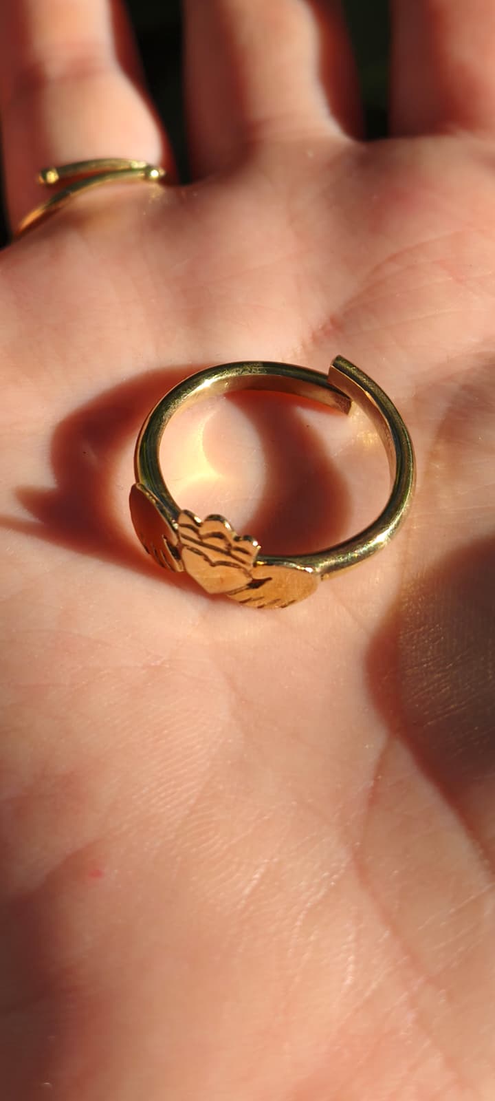 Anello Claddagh dorato