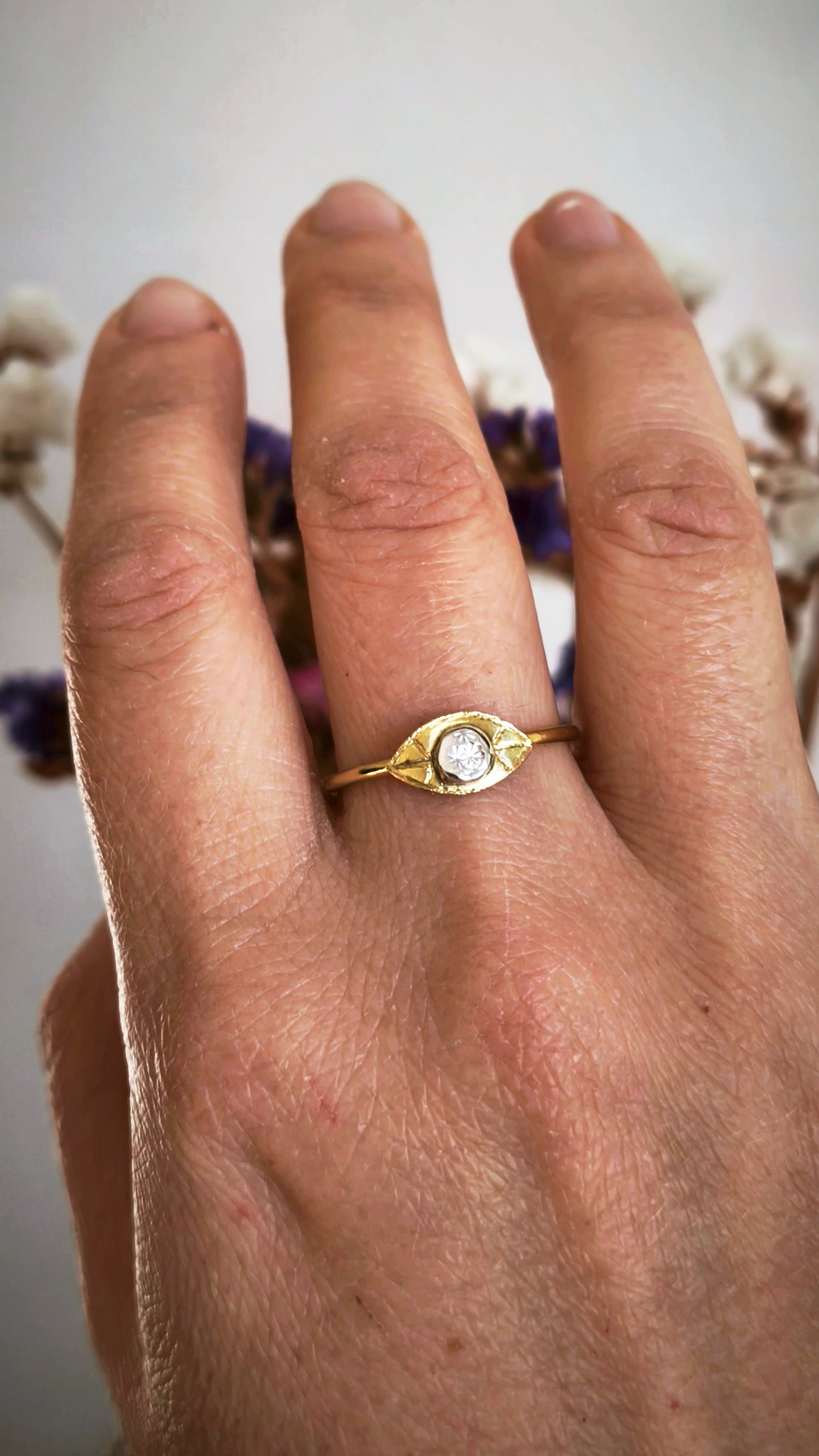 Anello amuleto: Occhio della veglia